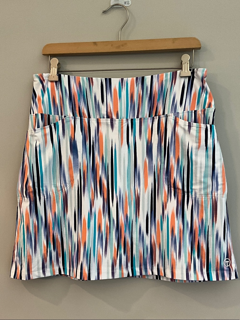 Tribal Pull-on Skort, Golf and Tennis, size M, Like New